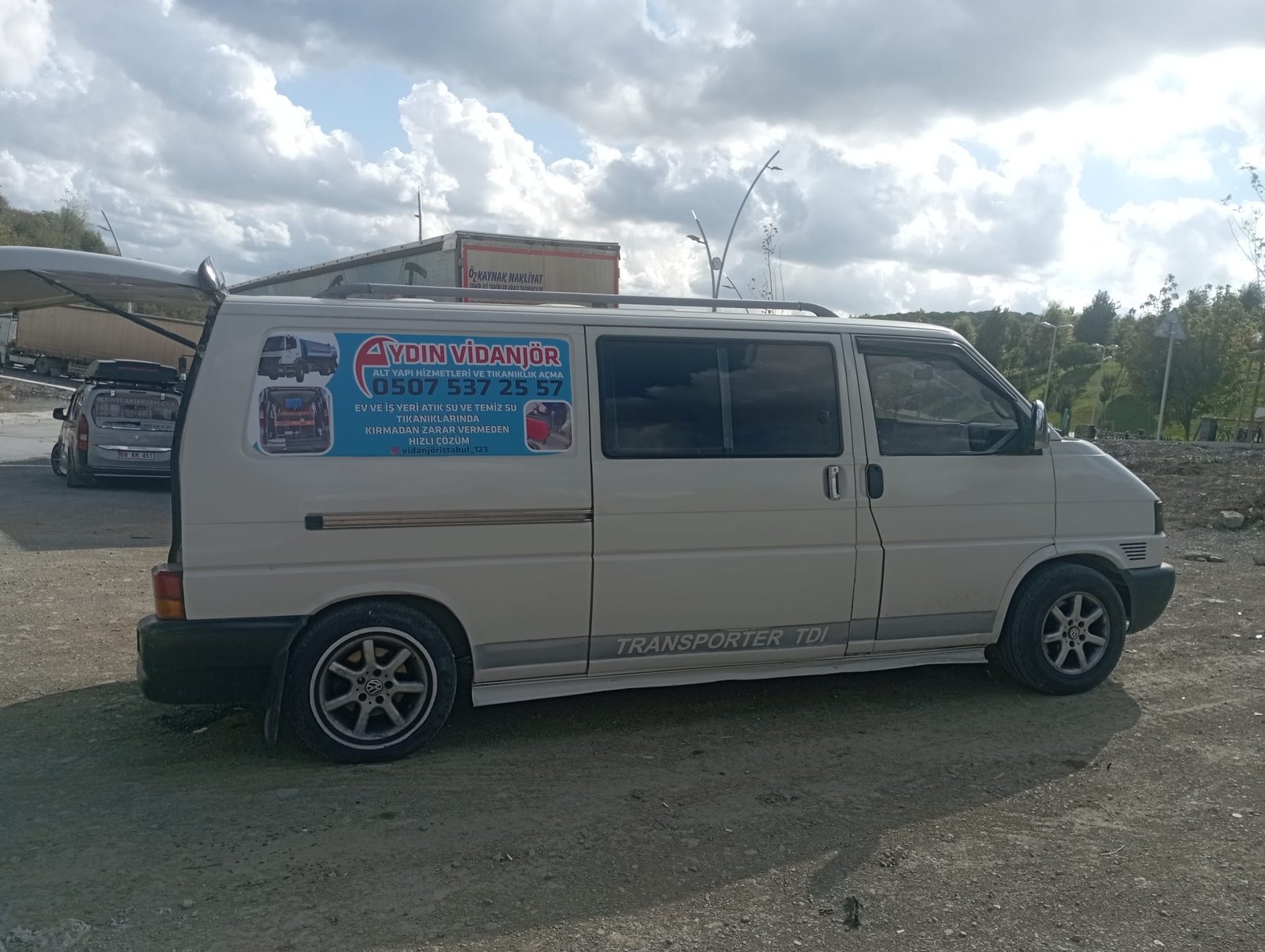 Tecrübeli Ekip ve Modern Vidanjör Aracı